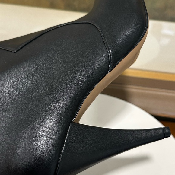 🌸VINCE CAMUTO🌸 Azentela Black Leather Bootie Size: 11M - Picture 10 of 14